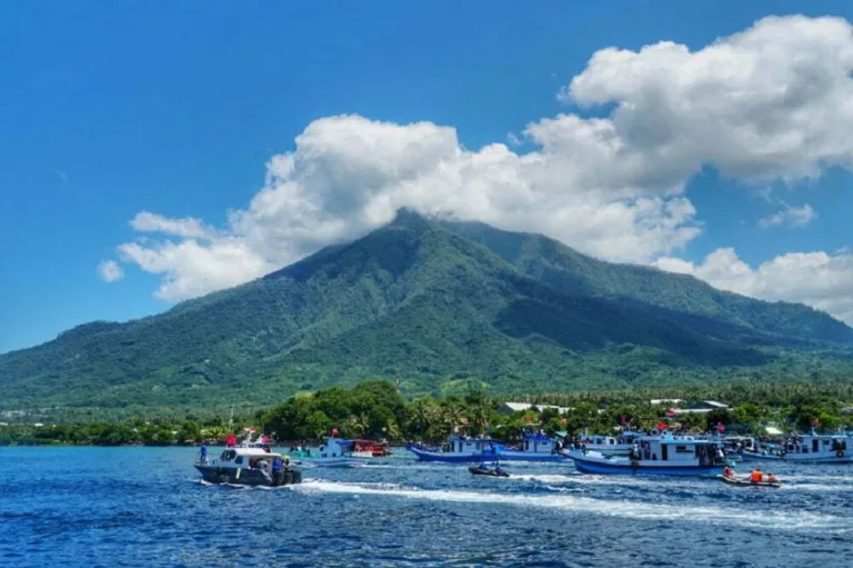 Ke Timur Flores: Larantuka, Kota Reinha Ke Timur Flores: Larantuka, Kota Reinha